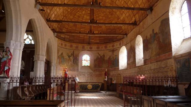 Intérieur de l'église de Meslay-Le-Grenet 