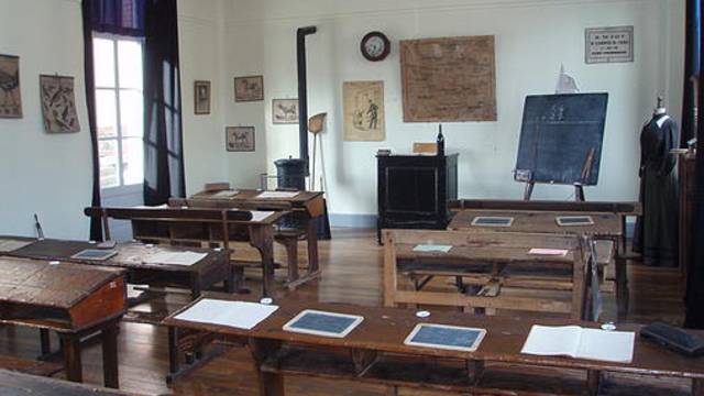 Salle de classe du musée de l'Ecole de Chartres et d'Eure-et-Loir