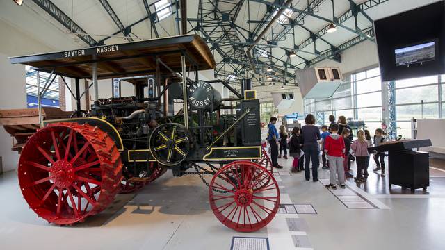 Tracteurs au COMPA - Conservatoire de l'Agriculture