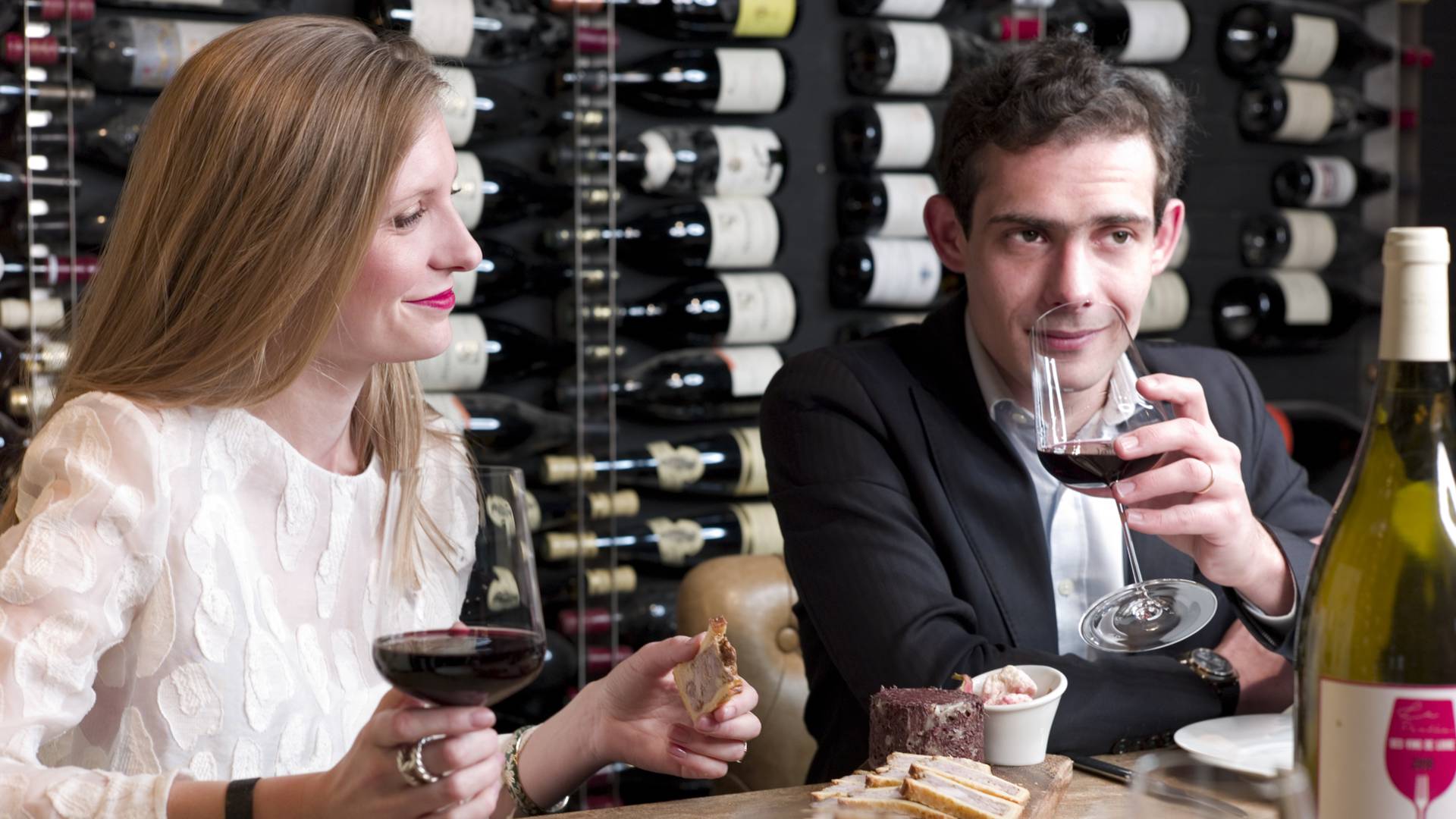 Dégustation de vins en cave à Chartres