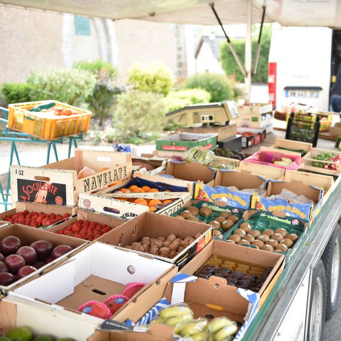 Stand de fruits et légumes sur le marché